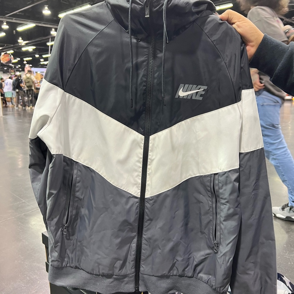 ✨ Sold ✨ Nike Windbreaker